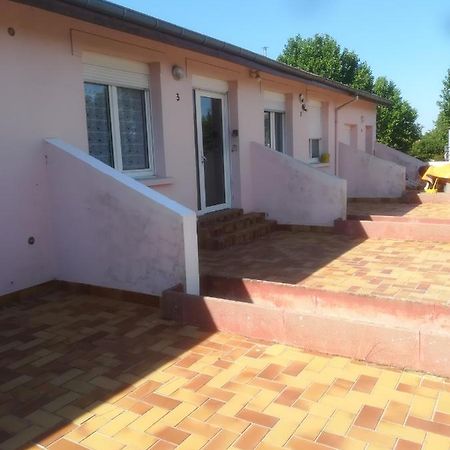 Logement De Plein Pied A Mirecourt Екстериор снимка